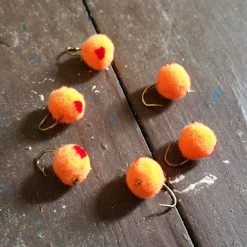 Angler's Emporium Blood Dot Egg Fly