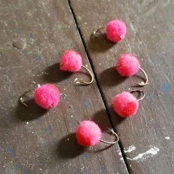 Angler's Emporium Blood Dot Egg Fly